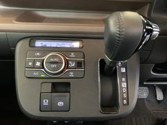 快適装備のオートエアコン♪　温度設定をすれば、自動で車内の温度管理をしてくれる優れ物です☆彡 7