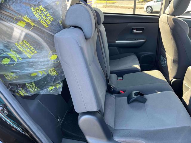 プリウスアルファ Ｓ　ＥＴＣ　ナビ　ＴＶ　アルミホイール　スマートキー　ＣＶＴ　盗難防止システム　衝突安全ボディ　ＡＢＳ　ＣＤ　ミュージックプレイヤー接続可　エアコン　パワーステアリング　パワーウィンドウ（18枚目）