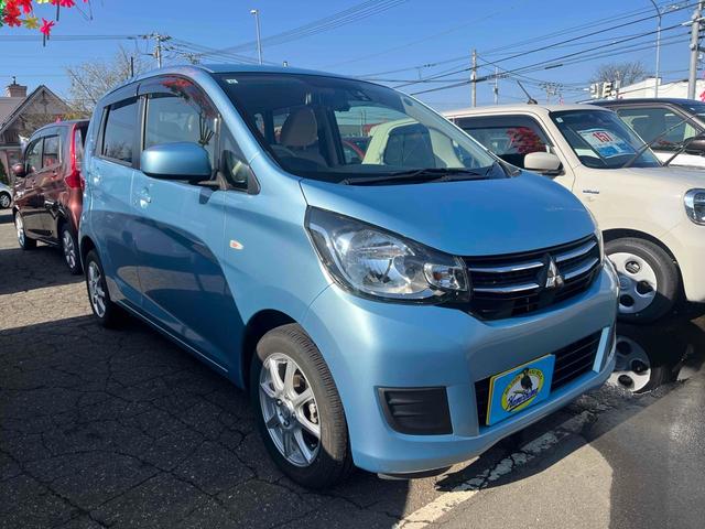 eKワゴン M e-アシスト 4WD 衝突被害軽減システム キーレスエントリー アイドリングストップ 電動格納ミラー シートヒーター ベンチシート CVT ABS ESC CD アルミホイール 衝突安全ボディ エアコン(3枚目)