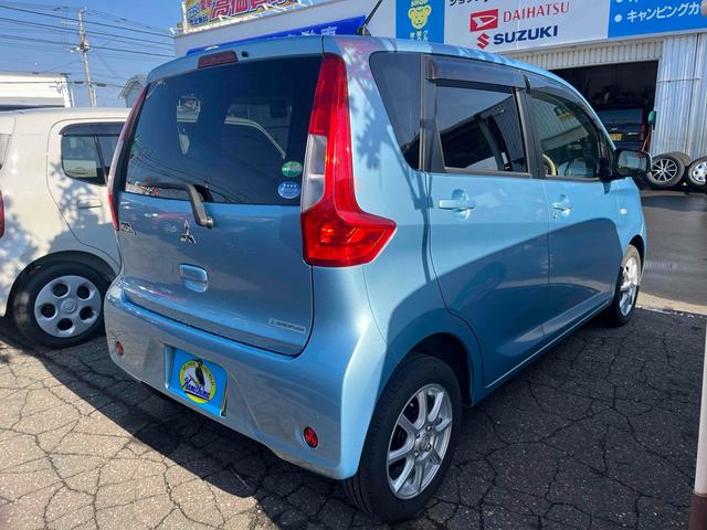 eKワゴン M e-アシスト 4WD 衝突被害軽減システム キーレスエントリー アイドリングストップ 電動格納ミラー シートヒーター ベンチシート CVT ABS ESC CD アルミホイール 衝突安全ボディ エアコン(4枚目)