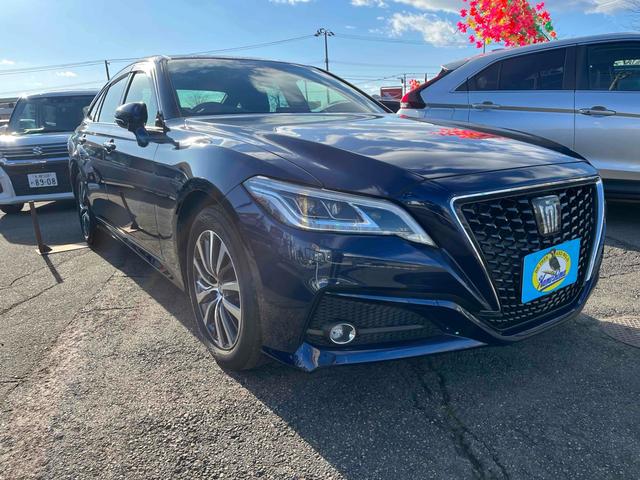 クラウンハイブリッド Ｇ　Ｆｏｕｒ　４ＷＤ　ドライブレコーダー　クリアランスソナー　レーンアシスト　オートクルーズコントロール　衝突被害軽減システム　バックカメラ　ナビ　アルミホイール　オートライト　ＬＥＤヘッドランプ　ＣＶＴ（3枚目）