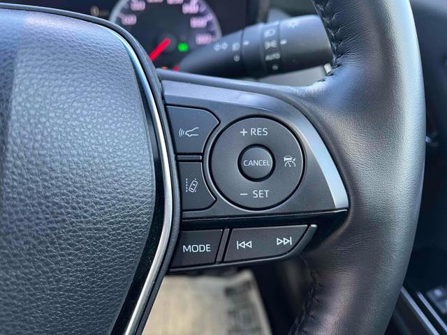 クラウンハイブリッド Ｇ　Ｆｏｕｒ　４ＷＤ　ドライブレコーダー　クリアランスソナー　レーンアシスト　オートクルーズコントロール　衝突被害軽減システム　バックカメラ　ナビ　アルミホイール　オートライト　ＬＥＤヘッドランプ　ＣＶＴ（10枚目）