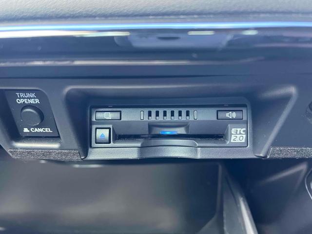 クラウンハイブリッド Ｇ　Ｆｏｕｒ　４ＷＤ　ドライブレコーダー　クリアランスソナー　レーンアシスト　オートクルーズコントロール　衝突被害軽減システム　バックカメラ　ナビ　アルミホイール　オートライト　ＬＥＤヘッドランプ　ＣＶＴ（17枚目）