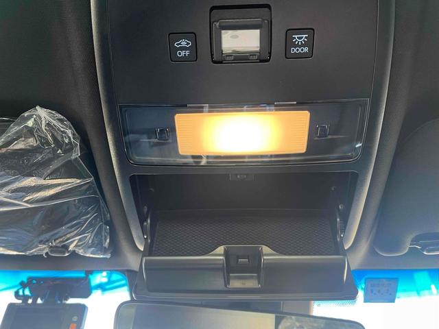 クラウンハイブリッド Ｇ　Ｆｏｕｒ　４ＷＤ　ドライブレコーダー　クリアランスソナー　レーンアシスト　オートクルーズコントロール　衝突被害軽減システム　バックカメラ　ナビ　アルミホイール　オートライト　ＬＥＤヘッドランプ　ＣＶＴ（18枚目）