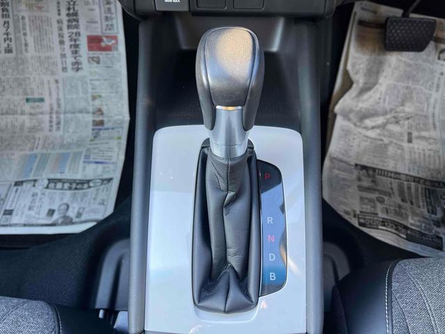 フィット e:HEVホーム 4WD ドライブレコーダー ETC ナビ TV クリアランスソナー オートクルーズコントロール レーンアシスト 衝突被害軽減システム オートライト LEDヘッドランプ スマートキー CVT(13枚目)