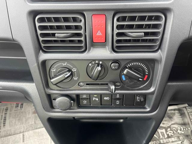 キャリイトラック KC 4WD AT 衝突被害軽減システム クリアランスソナー レーンアシスト アイドリングストップ ESC エアコン パワーウィンドウ(9枚目)