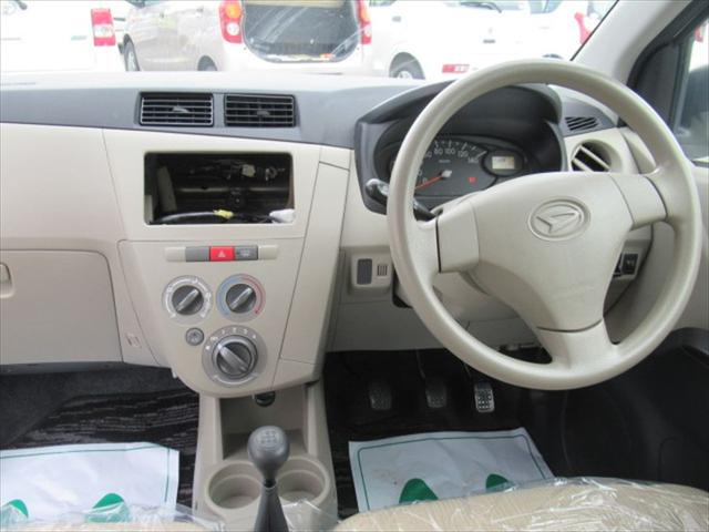 ミラ Ｘスペシャル　マニュアル車　ＡＢＳ　４ＷＤ（2枚目）