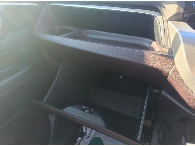 Ｎ－ＷＧＮカスタム 　Ｇ・ＳＳクールパッケージ　ＴＶ　ＡＢＳ　アイドリングストップ　スマートキー　エンジンスターター　ＥＴＣ　バックカメラ　ＣＤ　シートヒーター　ミラーヒーター　横滑り防止装置　４ＷＤ（37枚目）