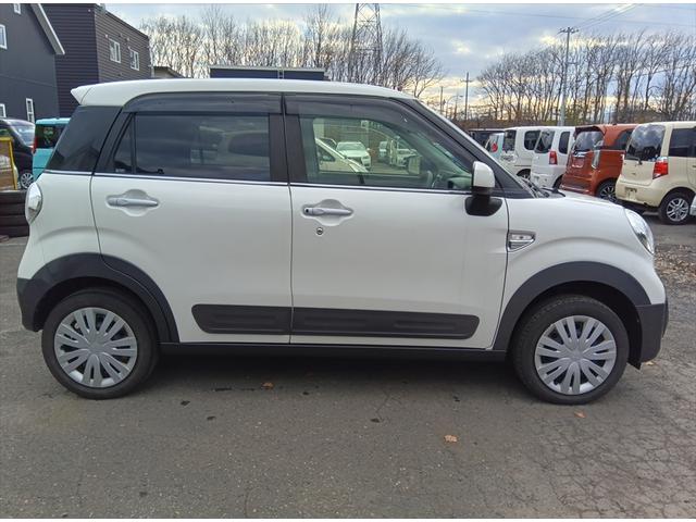 キャスト アクティバＸ　４ＷＤ　アイドリングストップ　スマートキードアミラーヒーター　横滑り防止装置　ＡＢＳ　オートライト　電動格納ミラー（3枚目）