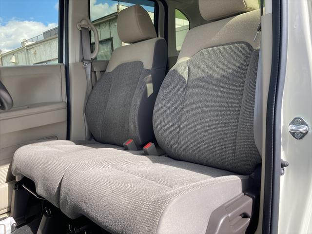 Ｎ－ＢＯＸ Ｇホンダセンシング　４ＷＤ　衝突軽減ブレーキ　ＥＴＣ　アダプティブクルーズコントロール　スマートキー　アイドリングストップ　　　シートヒーター　ミラーヒーター　ＬＥＤヘッドライト　ＣＤ　誤発進抑制装置　横滑り防止装置（16枚目）