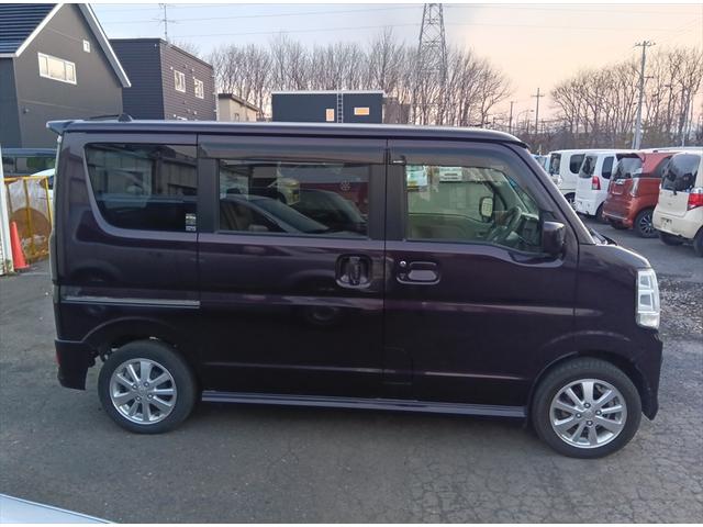 エブリイワゴン ＰＺターボ　４ＷＤ　標準ルーフ　衝突軽減ブレーキ　　片側パワースライドドア　スマートキー　ＥＴＣ　シートヒーター　ＨＩＤヘッドライト　純正アルミホイール　誤発進抑制装置　横滑り防止装置（8枚目）