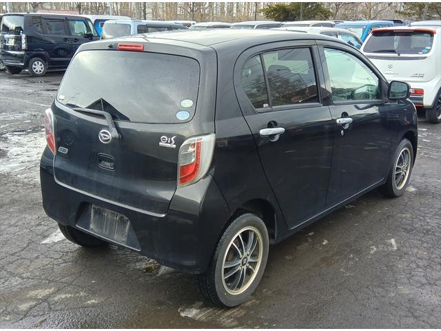 ミライース Ｇｆ　４ＷＤ　スマートキー　アイドリングストップ　横滑り防止装置　プッシュスタート　社外アルミホイール　禁煙車　電動格納ミラー　ＡＢＳ（4枚目）