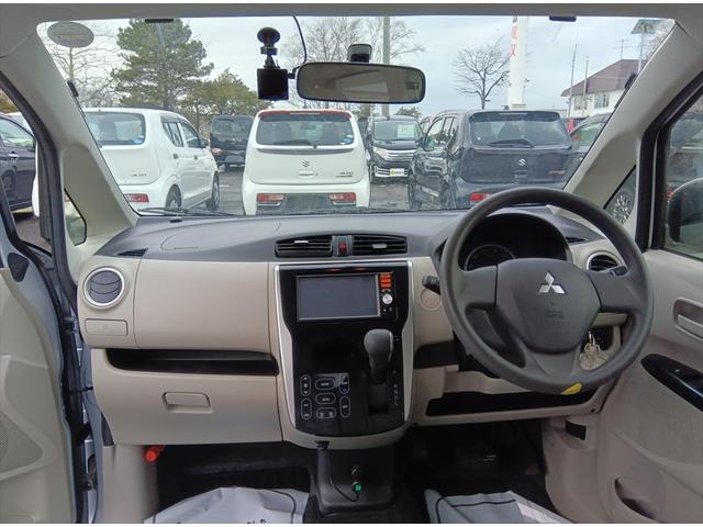 ｅＫワゴン Ｍ　４ＷＤ　純正ナビＴＶ　バックカメラ　ドライブレコーダー　アイドリングストップ　キーレス　ＣＤ　シートヒーター　ミラーヒーター　ＡＢＳ（10枚目）