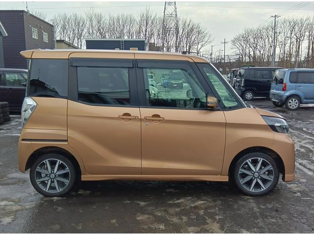 デイズルークス ハイウェイスター　Ｇターボ　４ＷＤ　衝突軽減ブレーキ　Ｂｌｕｅｔｏｏｔｈ　全周囲カメラ　ドライブレコーダー　純正ナビＴＶ　両側パワースライドドア　ＥＴＣ　スマートキー　アイドリングストップ　ＣＤ　ＤＶＤ　シートヒーター（3枚目）