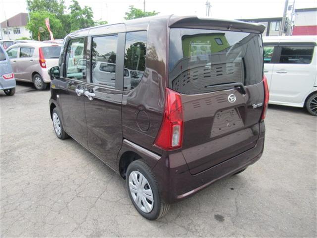 タント Ｌ　ＩＤＬＥレス　４ＷＤ　届出済未使用車　衝突軽減ブレーキ　バックカメラ　スマートキー　純正エンジンスターター　シートヒーター　ミラーヒーター　ＬＥＤヘッドライト　誤発進抑制装置　横滑り防止装置（4枚目）