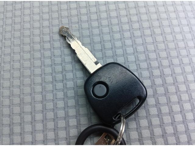 アルト Ｓ　４ＷＤ　アイドリングストップ　キーレス　ＣＤ　横滑り防止装置　シートヒーター　ミラーヒーター　社外アルミホイール　ワンオーナー　ＡＢＳ　電動格納ミラー（28枚目）