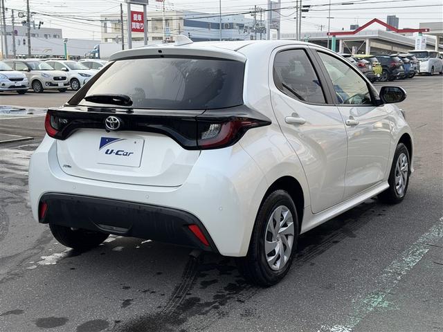 ヤリス X 追突防止装置 VSC スマートキー&プッシュスタート イモビライザー 寒冷地仕様 Bカメラ マニュアルエアコン ETC付 ナビ Aクルコン レンタアップ 4WD パワーウインドウ ABS キーレス(7枚目)