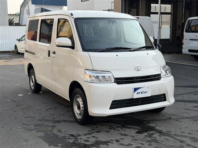 タウンエースバン GL 寒冷地 エアバッグ 切替4WD パワーステアリング 助手席エアバック 横滑り防止機能 ABS マニュアルエアコン ワイヤレスキー LEDヘッドランプ 前席パワーウィンドウ アイスト(3枚目)