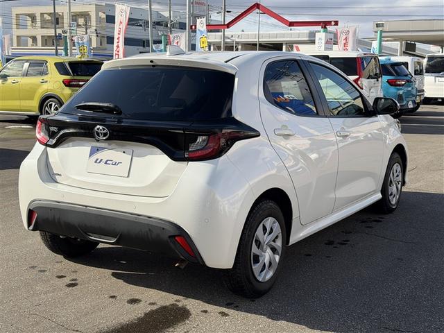 ヤリス X 追突防止装置 VSC スマートキー&プッシュスタート イモビライザー 寒冷地仕様 Bカメラ マニュアルエアコン ETC付 ナビ Aクルコン レンタアップ 4WD パワーウインドウ ABS キーレス(7枚目)