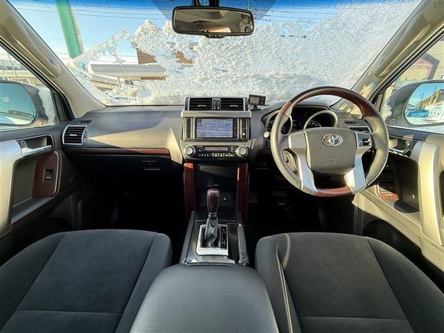 ランドクルーザープラド ＴＺ　盗難防止装置　ＬＥＤ　キーレス　ナビ＆ＴＶ　横滑り防止機能　オートクルーズコントロール　Ｂカメラ　エアバッグ　ＨＤＤナビ　サンルーフ　ＤＶＤ再生　フルセグ　ＡＢＳ　４ＷＤ　ＥＴＣ　スマキー（12枚目）