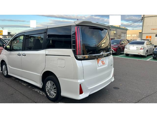 ノア Ｓｉ　ダブルバイビー　トヨタセーフティーセンス　ＬＥＤヘッドライト　社外フルセグナビ　バックモニター　後席モニター　ＥＴＣ　クルーズコントロール　スマートキー＆純正エンジンスターター　両側電動スライドドア（8枚目）