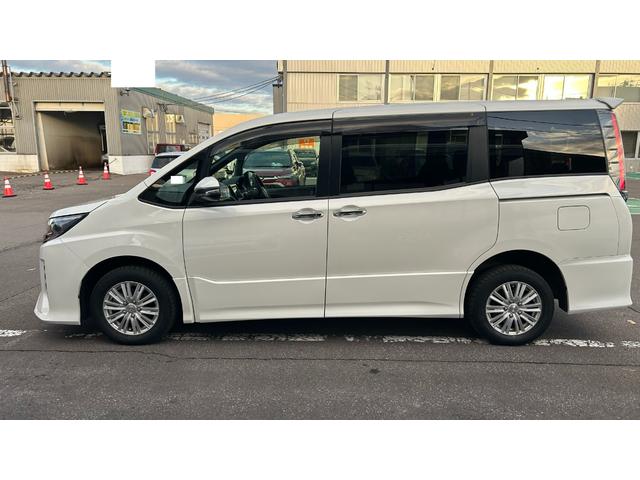 ノア Ｓｉ　ダブルバイビー　トヨタセーフティーセンス　ＬＥＤヘッドライト　社外フルセグナビ　バックモニター　後席モニター　ＥＴＣ　クルーズコントロール　スマートキー＆純正エンジンスターター　両側電動スライドドア（9枚目）