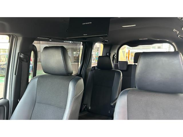 ノア Ｓｉ　ダブルバイビー　トヨタセーフティーセンス　ＬＥＤヘッドライト　社外フルセグナビ　バックモニター　後席モニター　ＥＴＣ　クルーズコントロール　スマートキー＆純正エンジンスターター　両側電動スライドドア（11枚目）