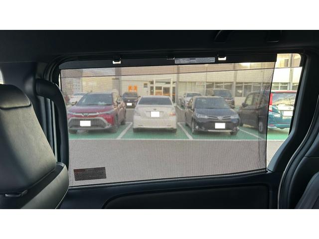 ノア Ｓｉ　ダブルバイビー　トヨタセーフティーセンス　ＬＥＤヘッドライト　社外フルセグナビ　バックモニター　後席モニター　ＥＴＣ　クルーズコントロール　スマートキー＆純正エンジンスターター　両側電動スライドドア（13枚目）