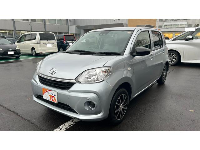 パッソ Ｘ　スマートアシスト３　純正ワンセグナビ　バックガイドモニター　運転席シートヒーター　スマートキー　ＶＳＣ　ＴＣＲ　４ＷＤ　ＥＴＣ　ベンチシート　アイドリングストップ　オートマチックハイビーム　ＣＤ（2枚目）