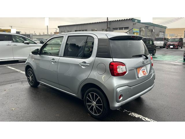 パッソ Ｘ　スマートアシスト３　純正ワンセグナビ　バックガイドモニター　運転席シートヒーター　スマートキー　ＶＳＣ　ＴＣＲ　４ＷＤ　ＥＴＣ　ベンチシート　アイドリングストップ　オートマチックハイビーム　ＣＤ（8枚目）