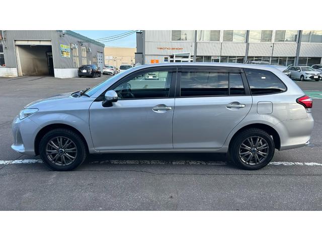 カローラフィールダー ＥＸ　トヨタセーフティーセンス　純正ＣＤチューナー　トラクションコントロール　横滑り防止　スマートキー　ＥＴＣ（9枚目）