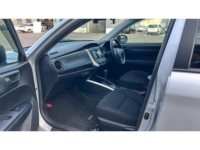 カローラフィールダー ＥＸ　トヨタセーフティーセンス　純正ＣＤチューナー　トラクションコントロール　横滑り防止　スマートキー　ＥＴＣ（10枚目）