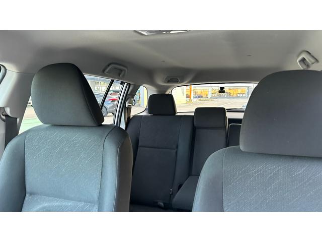 カローラフィールダー ＥＸ　トヨタセーフティーセンス　純正ＣＤチューナー　トラクションコントロール　横滑り防止　スマートキー　ＥＴＣ（11枚目）