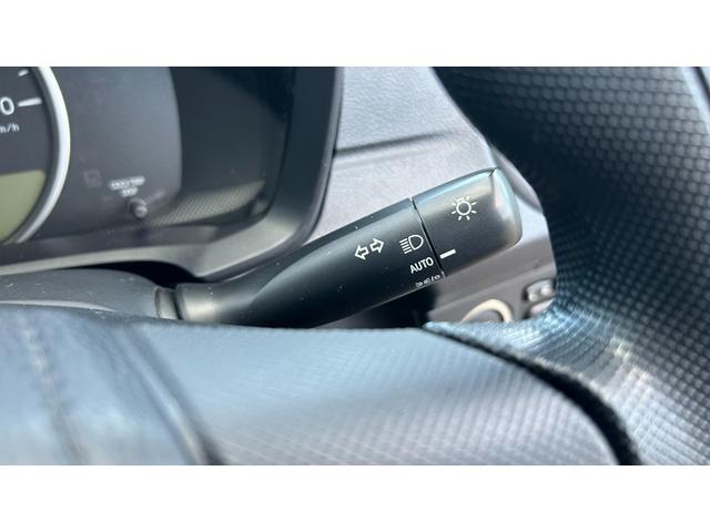 カローラフィールダー ＥＸ　トヨタセーフティーセンス　純正ＣＤチューナー　トラクションコントロール　横滑り防止　スマートキー　ＥＴＣ（17枚目）