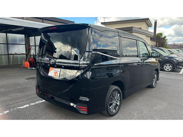 ヴォクシー Ｓ－Ｚ　トヨタセーフティーセンス　ＤＡフルセグナビ　パノラミックビューモニター　ＨＤＭＩ端子　１４型有機ＥＬ後席モニター　デジタルインナーミラー　アドバンストパーク　運転席・助手席シートヒーター付き（6枚目）