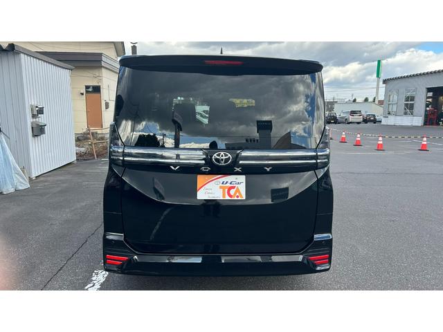 ヴォクシー Ｓ－Ｚ　トヨタセーフティーセンス　ＤＡフルセグナビ　パノラミックビューモニター　ＨＤＭＩ端子　１４型有機ＥＬ後席モニター　デジタルインナーミラー　アドバンストパーク　運転席・助手席シートヒーター付き（7枚目）