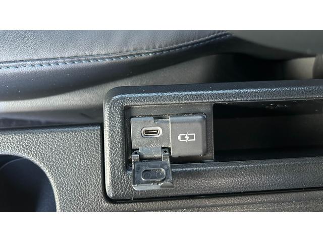 ヴォクシー Ｓ－Ｚ　トヨタセーフティーセンス　ＤＡフルセグナビ　パノラミックビューモニター　ＨＤＭＩ端子　１４型有機ＥＬ後席モニター　デジタルインナーミラー　アドバンストパーク　運転席・助手席シートヒーター付き（15枚目）