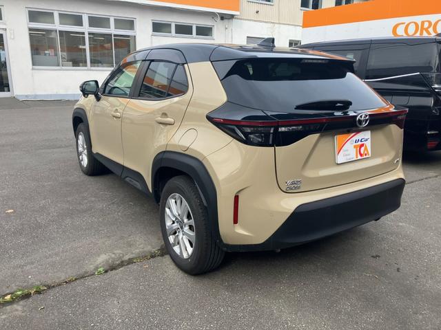 ヤリスクロス Ｇ　サイドバイザー　ＴＳＳ　ディスプレイオーディオ　バックカメラ　ベージュ×ブラックツートンカラー　４ＷＤ（6枚目）