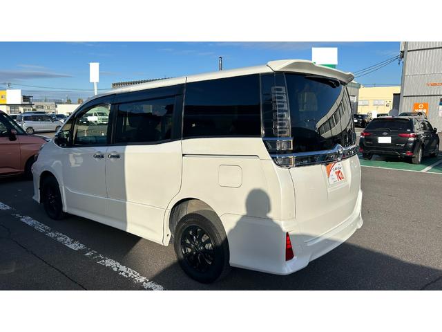 ヴォクシー ＺＳ　煌ＩＩＩ　トヨタセーフティーセンス　ＬＥＤヘッドライト　社外フルセグナビ　バックモニター　後席モニター　スマートキー＆純正エンジンスターター　クルーズコントロール（7枚目）