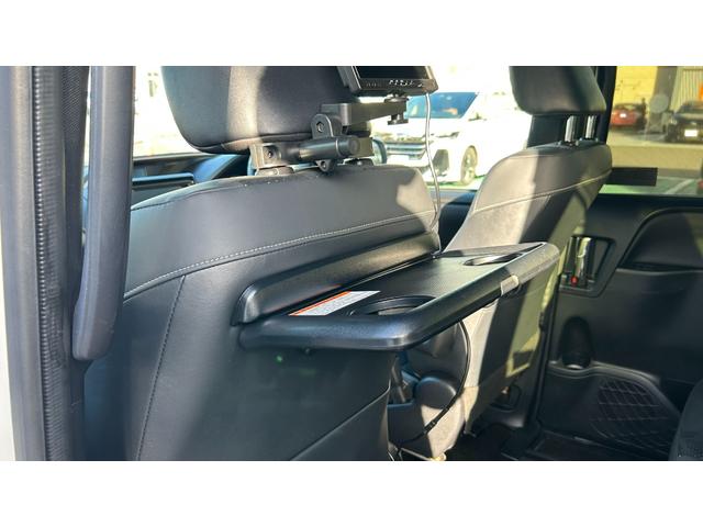 ヴォクシー ＺＳ　煌ＩＩＩ　トヨタセーフティーセンス　ＬＥＤヘッドライト　社外フルセグナビ　バックモニター　後席モニター　スマートキー＆純正エンジンスターター　クルーズコントロール（12枚目）