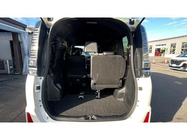 ヴォクシー ＺＳ　煌ＩＩＩ　トヨタセーフティーセンス　ＬＥＤヘッドライト　社外フルセグナビ　バックモニター　後席モニター　スマートキー＆純正エンジンスターター　クルーズコントロール（15枚目）