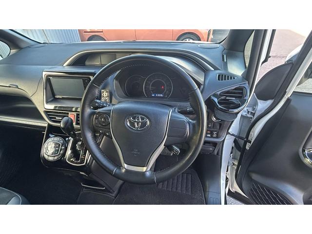 ヴォクシー ＺＳ　煌ＩＩＩ　トヨタセーフティーセンス　ＬＥＤヘッドライト　社外フルセグナビ　バックモニター　後席モニター　スマートキー＆純正エンジンスターター　クルーズコントロール（18枚目）