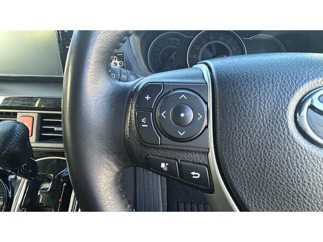 ヴォクシー ＺＳ　煌ＩＩＩ　トヨタセーフティーセンス　ＬＥＤヘッドライト　社外フルセグナビ　バックモニター　後席モニター　スマートキー＆純正エンジンスターター　クルーズコントロール（19枚目）