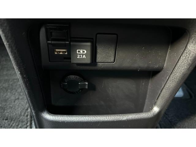 ヴォクシー ＺＳ　煌ＩＩＩ　トヨタセーフティーセンス　ＬＥＤヘッドライト　社外フルセグナビ　バックモニター　後席モニター　スマートキー＆純正エンジンスターター　クルーズコントロール（27枚目）