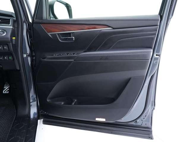 デリカＤ：５ Ｐ　純正１０．１型ナビ　バックカメラ　ドライブレコーダー　ＥＴＣ　電動シート　電動リアゲート　電動サイドステップ（33枚目）