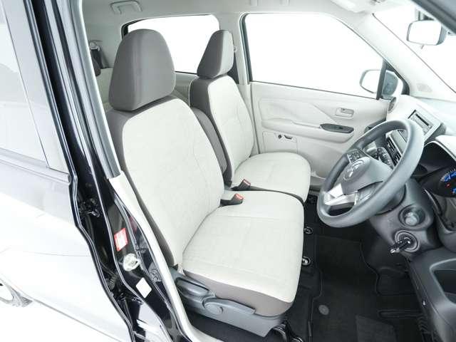 eKワゴン M CDオーディオ 夏冬タイヤセット有 シートヒーター 充電式USBソケット 障害物センサー レーンキープアシスト(7枚目)