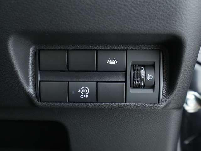 eKワゴン M CDオーディオ 夏冬タイヤセット有 シートヒーター 充電式USBソケット 障害物センサー レーンキープアシスト(11枚目)