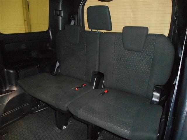 ノア Ｇ　４ＷＤ　メモリーナビ　バックカメラ　衝突被害軽減システム　ＥＴＣ　両側電動スライド　ＬＥＤヘッドランプ　ウオークスルー　乗車定員８人　３列シート　アイドリングストップ（9枚目）