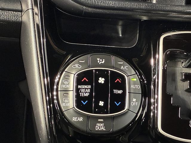 ノア Ｇ　４ＷＤ　メモリーナビ　バックカメラ　衝突被害軽減システム　ＥＴＣ　両側電動スライド　ＬＥＤヘッドランプ　ウオークスルー　乗車定員８人　３列シート　アイドリングストップ（17枚目）