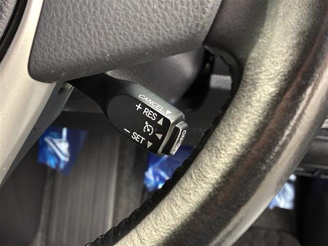 ノア Ｇ　４ＷＤ　メモリーナビ　バックカメラ　衝突被害軽減システム　ＥＴＣ　両側電動スライド　ＬＥＤヘッドランプ　ウオークスルー　乗車定員８人　３列シート　アイドリングストップ（25枚目）